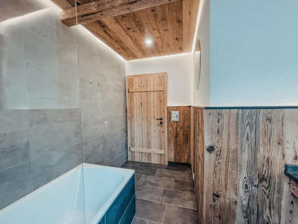 Oldwood Chalet - Balcony & Car Park By Alpenluxus Appartements フューゲン エクステリア 写真